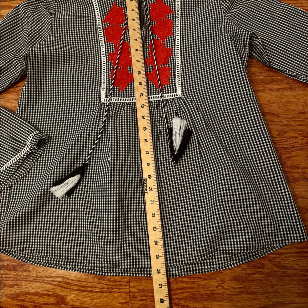 Studio West Apparel Embroidered Gingham Top – Size M - Picture 9 of 10